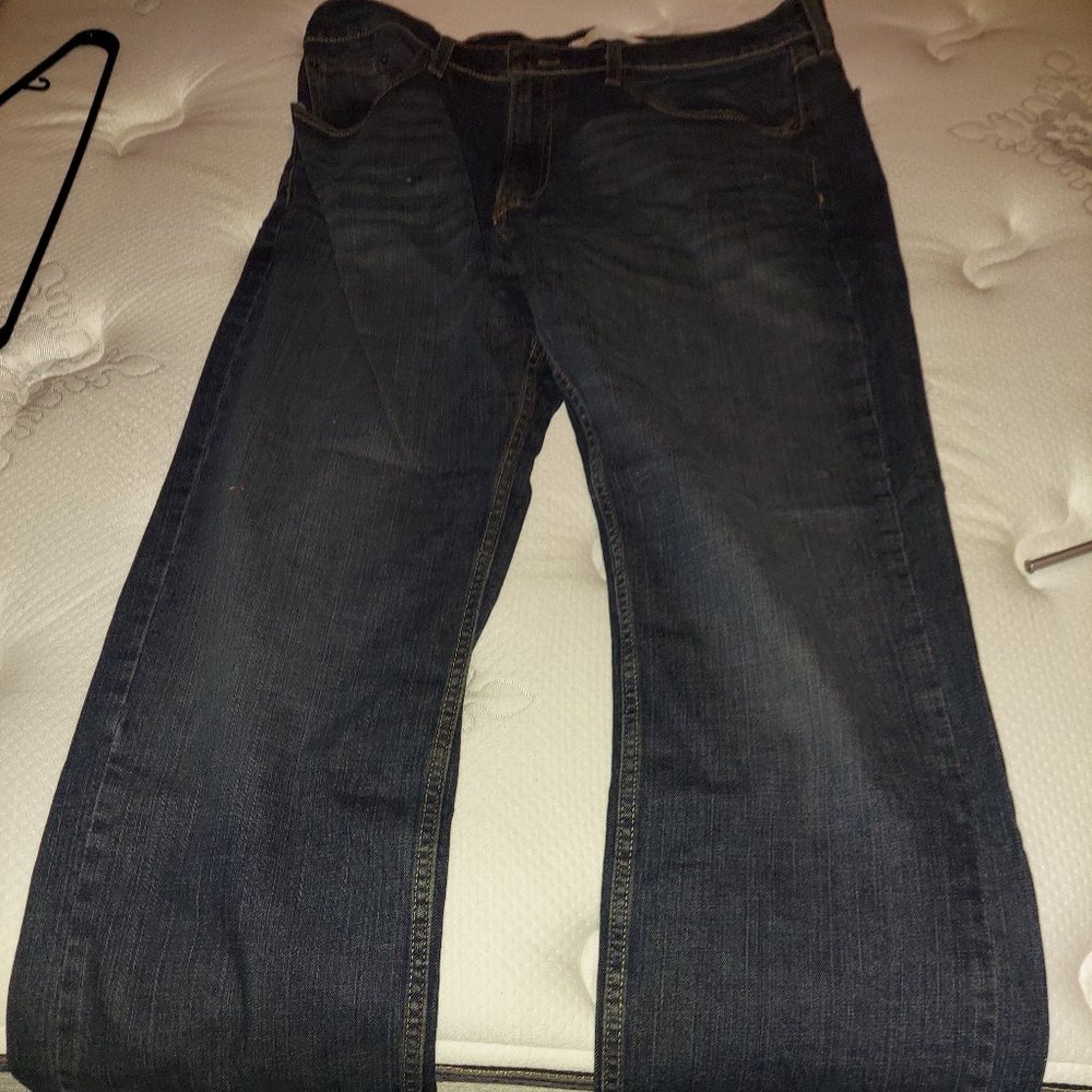 Levi Signature Series 38 x 32